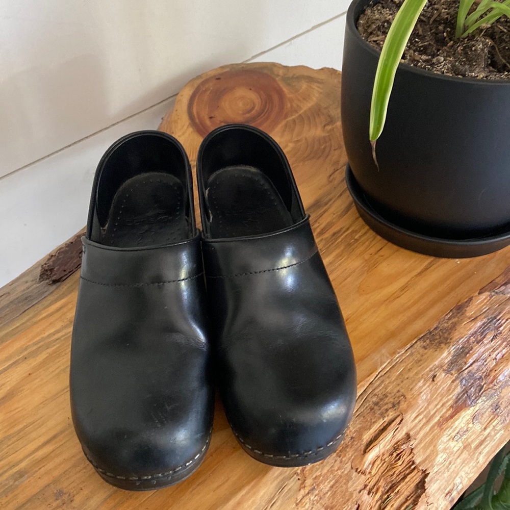 Black Dansko Nursing Professional Clogs Sz 39